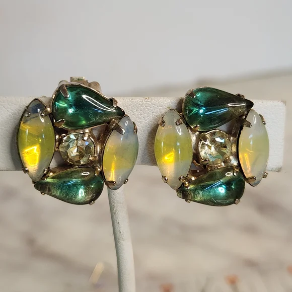 Rare 60's Schreiner Opaline Glass Clip-On Earrings Rhinestone Middle Stone 🔥 - Picture 1 of 6